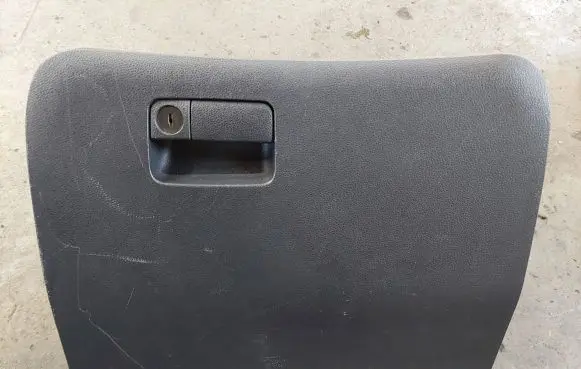 KIA Sportage Glove box lid/cover 