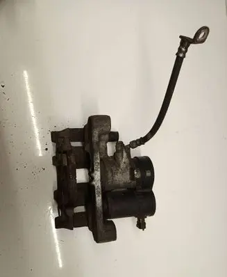 Subaru Outback (BS) Rear brake caliper 26620AL020