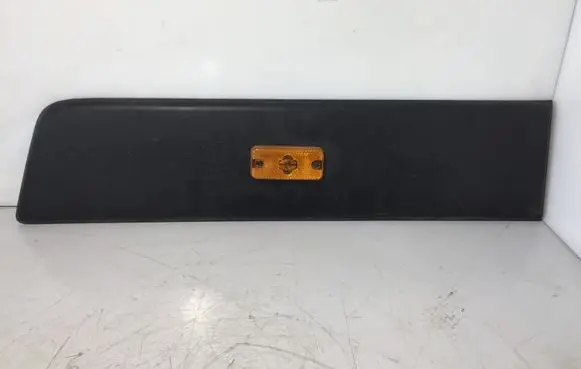 Rear fender molding trim