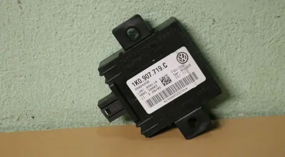 Audi A3 S3 8P Alarm control unit/module 1K0907719C