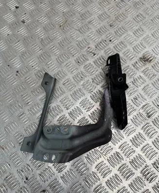 Volkswagen Tiguan Fender mounting bracket 5NA821135B