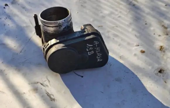 Mercedes-Benz A W169 Throttle body valve 
