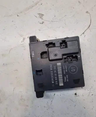 Mercedes-Benz CLS C219 Door control unit/module 2198203526 00005031