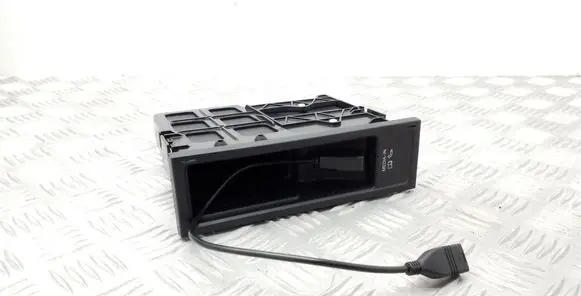 Volkswagen Golf VI Head unit multimedia control 5N0035341D 5N0035342C
