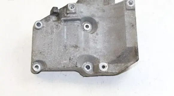 Audi A4 S4 B6 8E 8H A/C compressor mount bracket 038260885C
