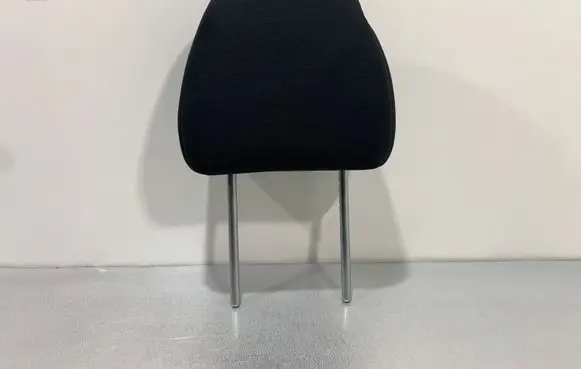 Nissan Qashqai Front seat headrest 
