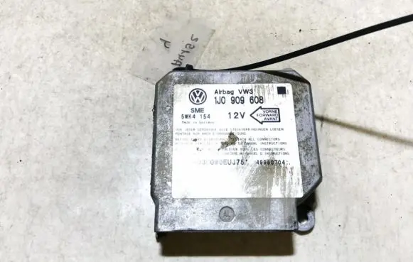 Volkswagen Golf III Airbag control unit/module 1j0909608 5wk4154