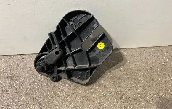 Audi A8 S8 D4 4H Engine bonnet (hood) release handle 4H1823633