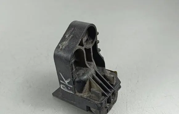 Alfa Romeo Stelvio Radiator mount bracket 0000111 00505426860