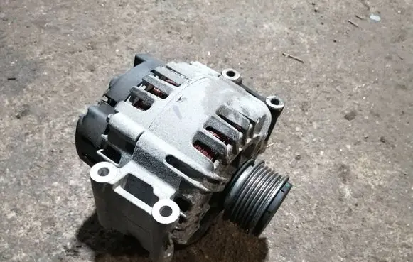 Audi Q5 SQ5 8R Generator/alternator 06E903016S