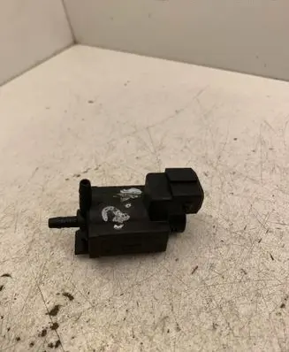 Volvo S60 Vacuum valve 72224010 03T339 30611668