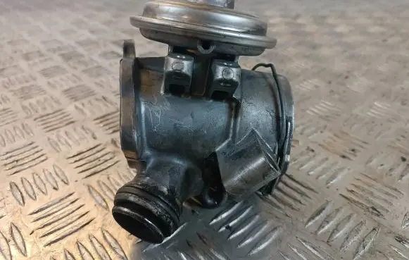 Mercedes-Benz CLK A209 C209 EGR valve A6110900754