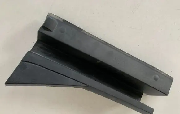 Audi Q7 4M Fender end trim 4M0805700A