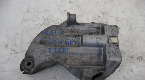 Mercedes-Benz E W212 Engine mounting bracket A6512230004