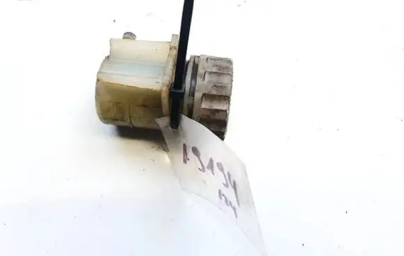 Honda FR-V Brake fluid reservoir 