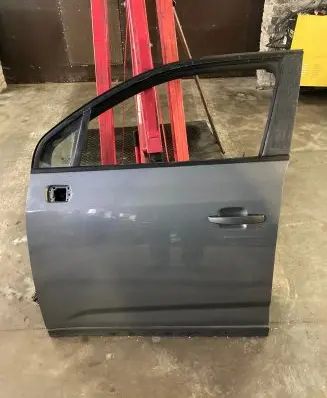 Chevrolet Orlando Front door