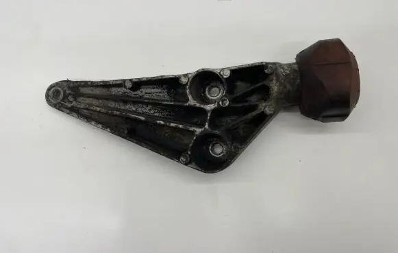 Audi A6 S6 C6 4F Engine mounting bracket 4F0199343N