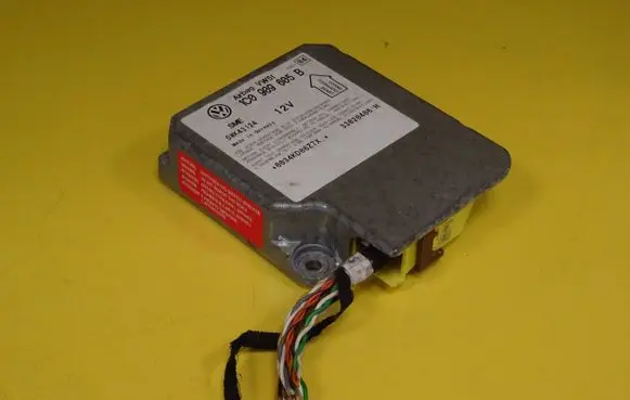 Volkswagen PASSAT B5.5 Airbag control unit/module 1C0909605B 5WK43124