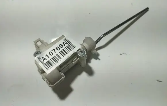 Volkswagen Polo IV 9N3 Central locking motor Y08D115N03008