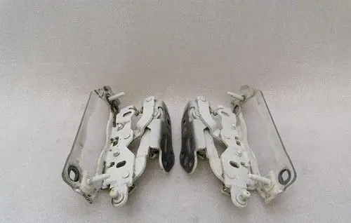Mercedes-Benz C W204 Engine bonnet/hood hinges A2048800128