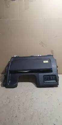Land Rover Discovery 5 Knee airbag 
