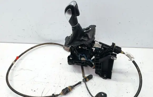 Ford Focus Gear shifter/selector BV6P7K004MB3JA6 CV6P7E395BB