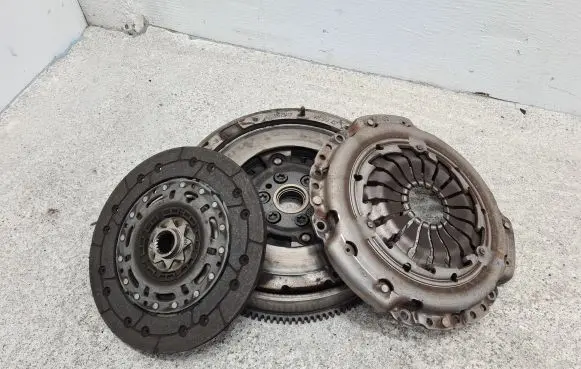 Opel Meriva B Clutch set kit 55573012 401513452