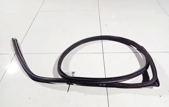 Mazda 6 Rubber seal front coupe door 