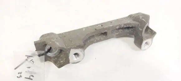Toyota Avensis T270 Engine mounting bracket