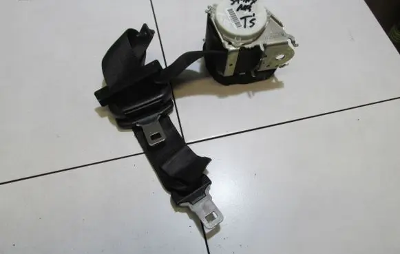 Ford S-MAX Seat belt trim 