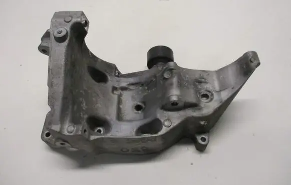 BMW X3 E83 Generator/alternator bracket 