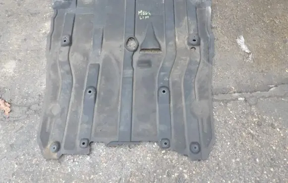 Renault Megane IV Engine splash shield/under tray