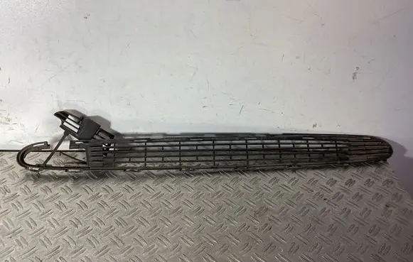 Mercedes-Benz A W168 Front bumper lower grill A1688850223 A1688850623
