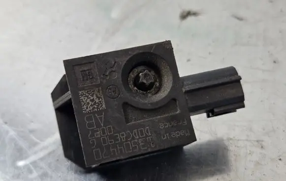 Opel Astra K Airbag deployment crash/impact sensor 13504470