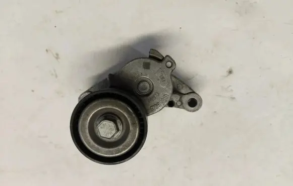 Volvo XC60 Timing belt tensioner 31359881