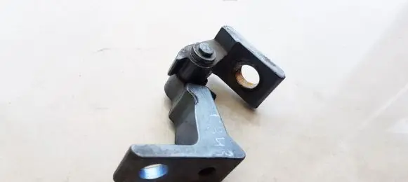 Audi A8 S8 D4 4H Rear door lower hinge 4H0831402