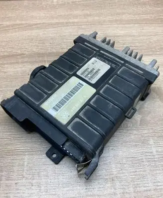 Volkswagen PASSAT B3 Engine control unit/module ECU 443907311B 0261200261