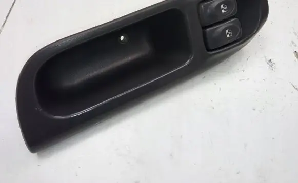 Renault Scenic I Quarter vent window switch 