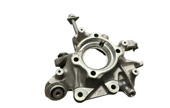 BMW X4 G02 Rear wheel hub spindle/knuckle 6879750 33306879750 6879752
