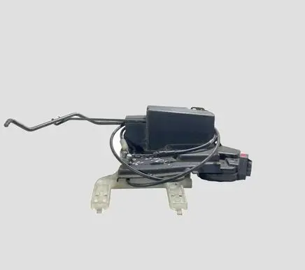 Hyundai Tucson JM Front door lock