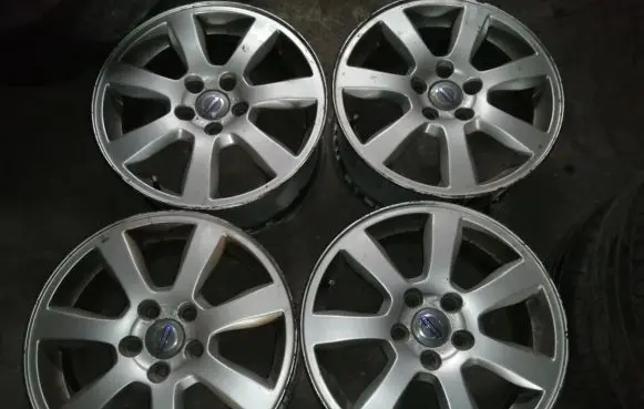 Volvo S60 R16 alloy rim 31200601