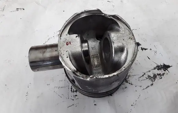 Renault Trafic II (X83) Piston with connecting rod 7701477817