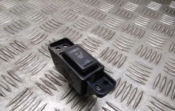 Nissan Leaf I (ZE0) Seat heating switch 689TC3NA0A