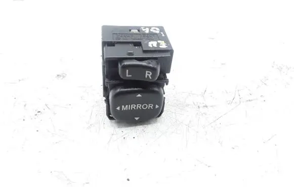 Toyota Corolla Verso AR10 Wing mirror switch 183574
