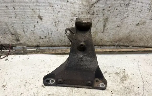 Audi A4 S4 B5 8D Engine mounting bracket 8D0199308L