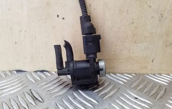 Ford Galaxy Vacuum valve 1J0906283C