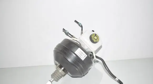 BMW 3 F30 F35 F31 Brake booster 6872135 6872637