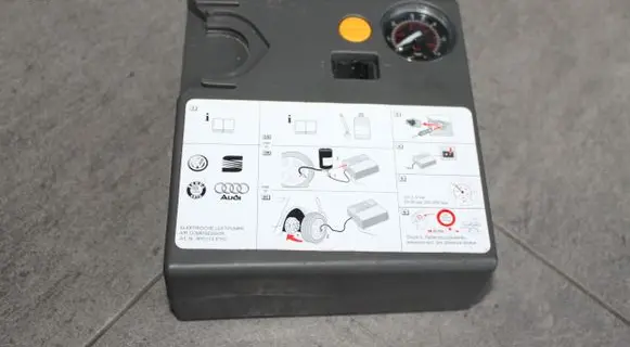 Seat Altea XL Tire air pump compressor 8P0012615C AIRCOMPRESSOR VWAG