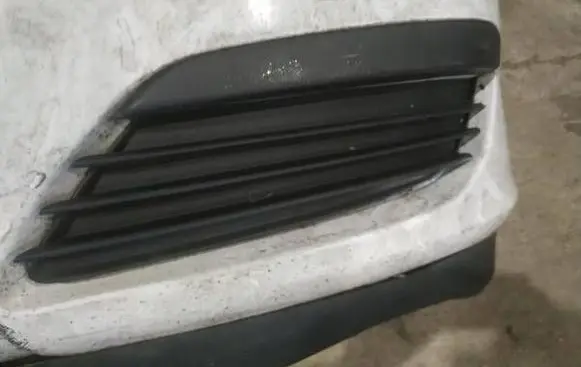 Opel Astra H Front bumper lower grill 