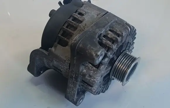 BMW X3 E83 Generator/alternator 7802261 FG18S019 2543461C